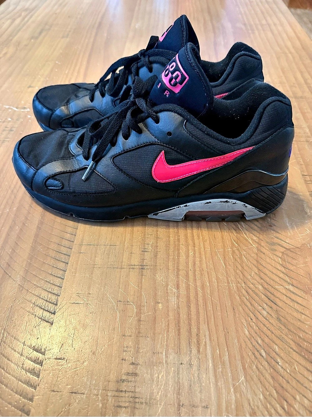 Nike Air Max 180 Black & Pink Sneakers